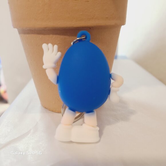 Unbranded Blue M&M Candy Character Keychain Unisex NWOT Backpack Collectible - Picture 3 of 6